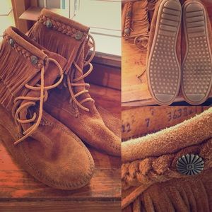 Suede Minnetonka Moccasin Booties SZ 7